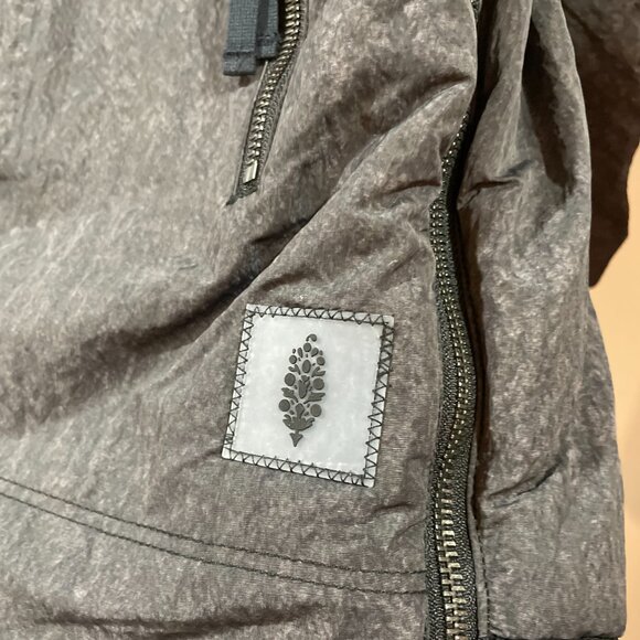 NWT $368 Free People Movement Tricked Out Trek Lightweight Puffer Jacket Grey - Picture 16 of 16